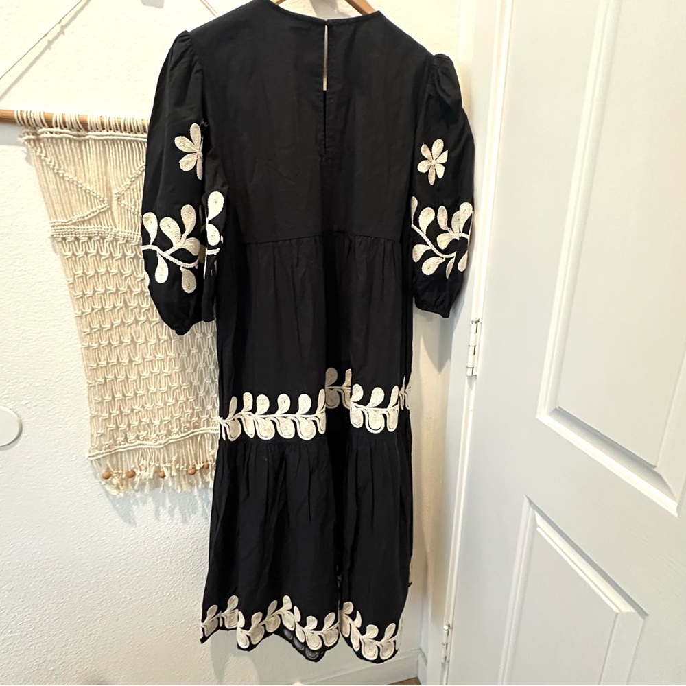 Anthropologie Embroidered Puff-Sleeve Midi Black Cream Sold Out Dress Medium - Picture 9 of 14